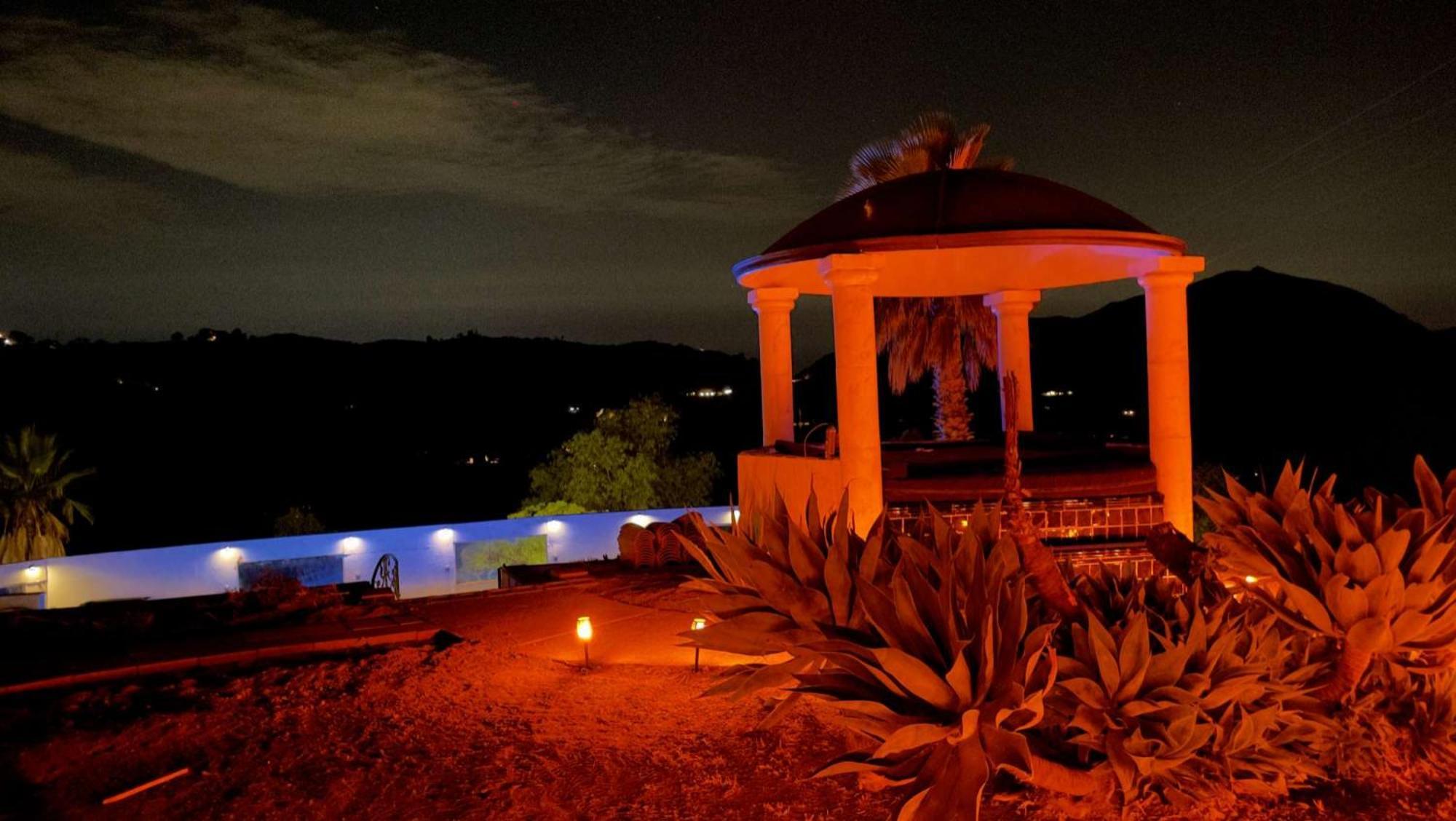 Private Home On 10 Acres - Heated Salt Pool & Jacuzzi, Mountain & City Views, Horseshoes, Basketball, Bbq, Golf Putting, Foosball, Croquet, Bose Stereo, White Cotton Bedding - Hilltop Hacienda, Pool Heat Optional Jamul Zewnętrze zdjęcie