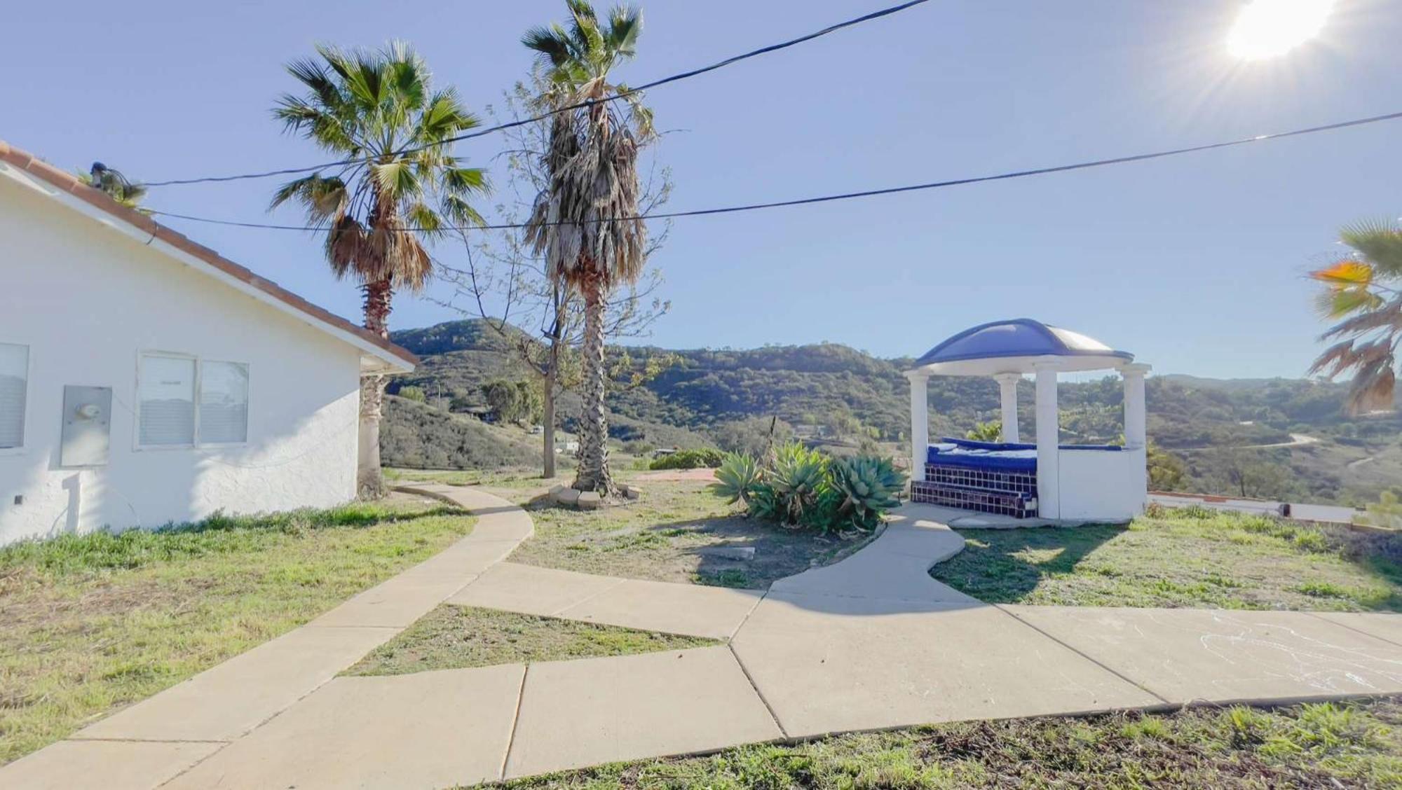 Private Home On 10 Acres - Heated Salt Pool & Jacuzzi, Mountain & City Views, Horseshoes, Basketball, Bbq, Golf Putting, Foosball, Croquet, Bose Stereo, White Cotton Bedding - Hilltop Hacienda, Pool Heat Optional Jamul Zewnętrze zdjęcie