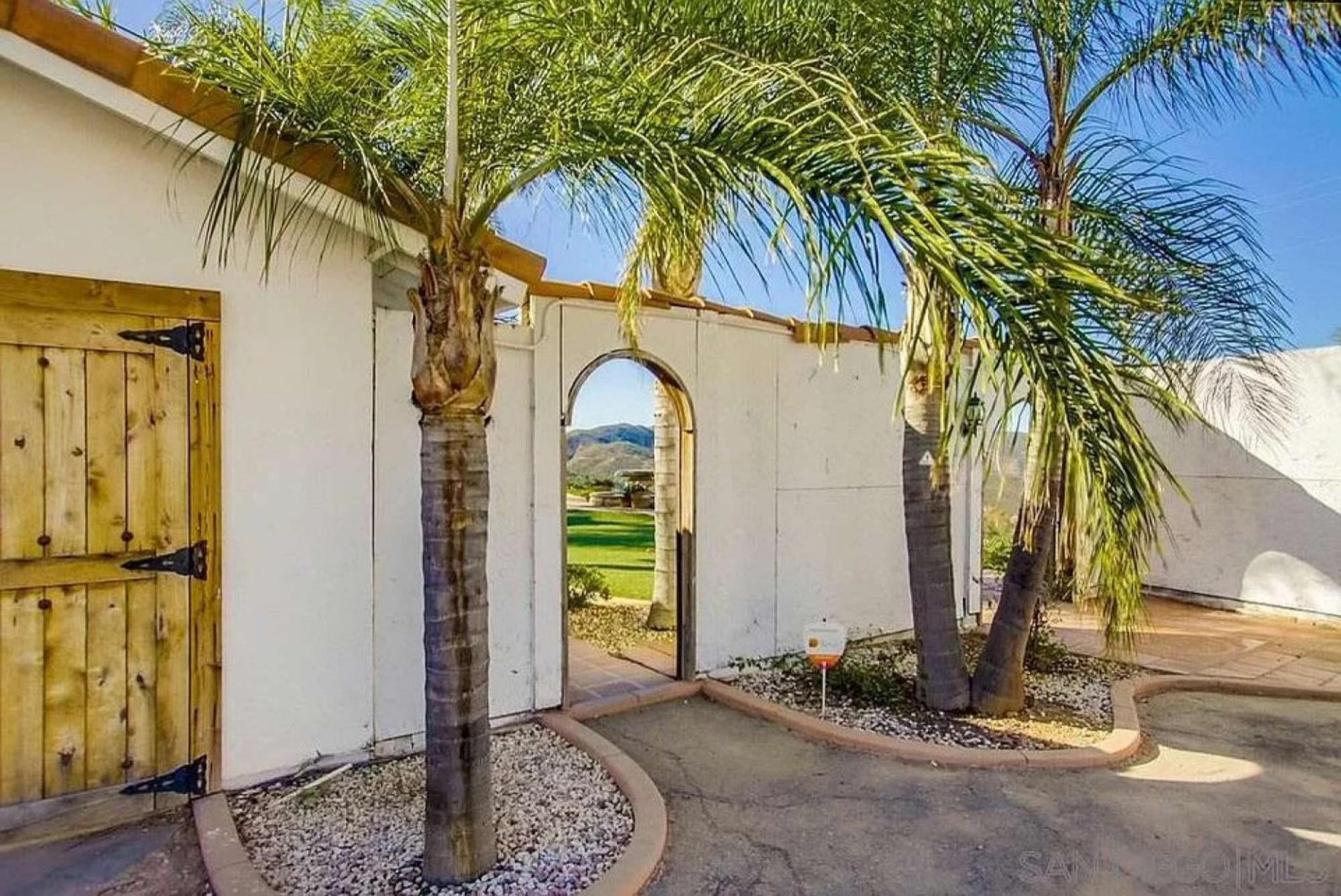 Private Home On 10 Acres - Heated Salt Pool & Jacuzzi, Mountain & City Views, Horseshoes, Basketball, Bbq, Golf Putting, Foosball, Croquet, Bose Stereo, White Cotton Bedding - Hilltop Hacienda, Pool Heat Optional Jamul Zewnętrze zdjęcie