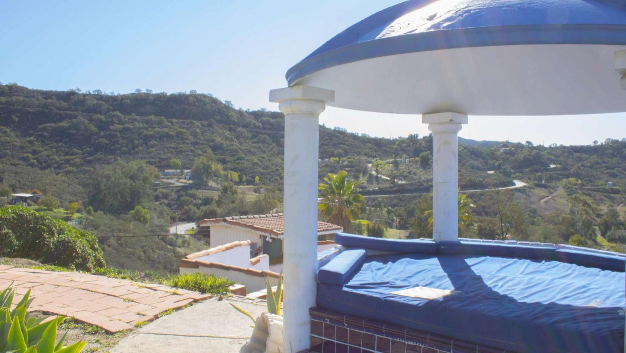 Private Home On 10 Acres - Heated Salt Pool & Jacuzzi, Mountain & City Views, Horseshoes, Basketball, Bbq, Golf Putting, Foosball, Croquet, Bose Stereo, White Cotton Bedding - Hilltop Hacienda, Pool Heat Optional Jamul Zewnętrze zdjęcie