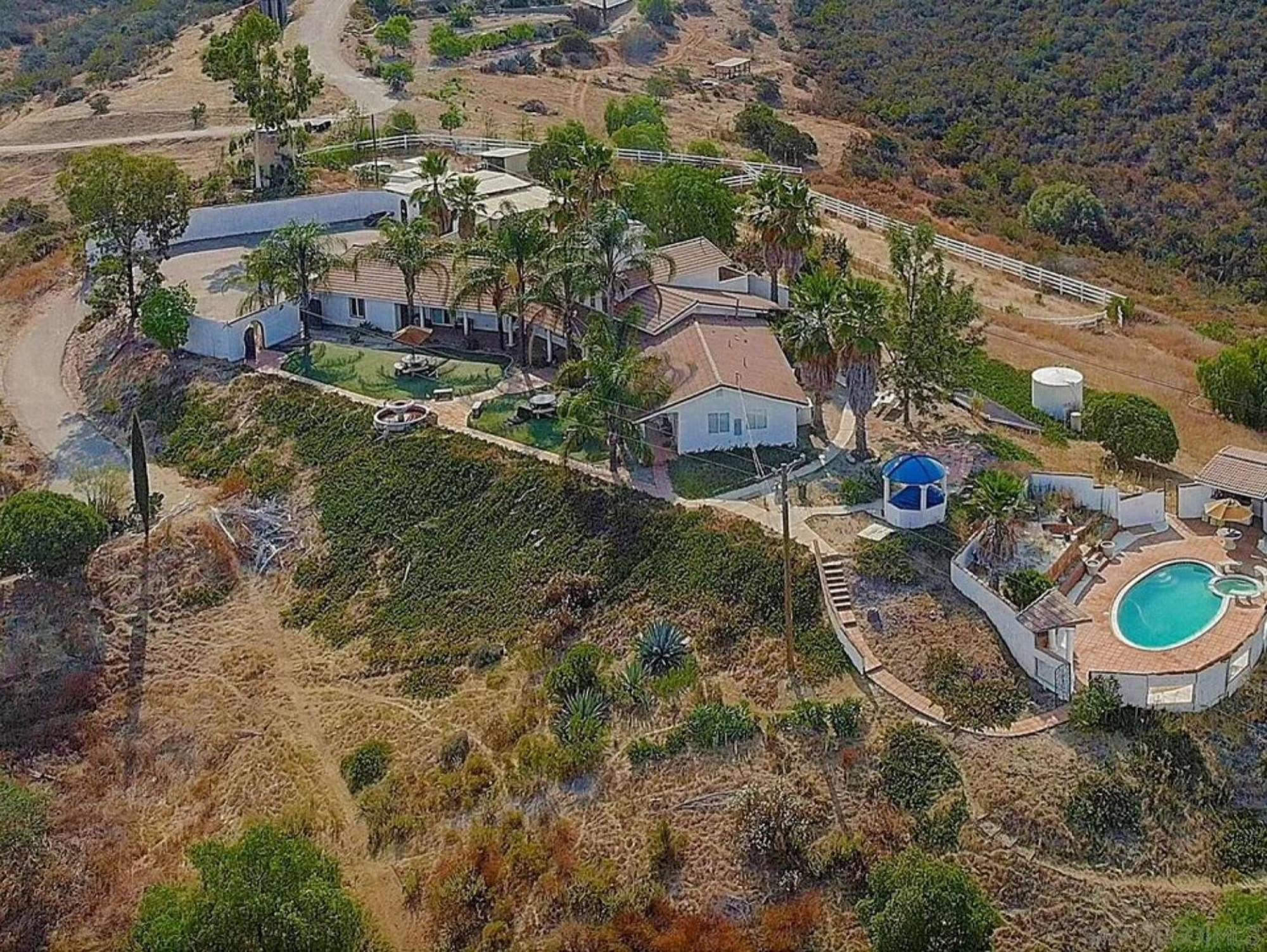 Private Home On 10 Acres - Heated Salt Pool & Jacuzzi, Mountain & City Views, Horseshoes, Basketball, Bbq, Golf Putting, Foosball, Croquet, Bose Stereo, White Cotton Bedding - Hilltop Hacienda, Pool Heat Optional Jamul Zewnętrze zdjęcie