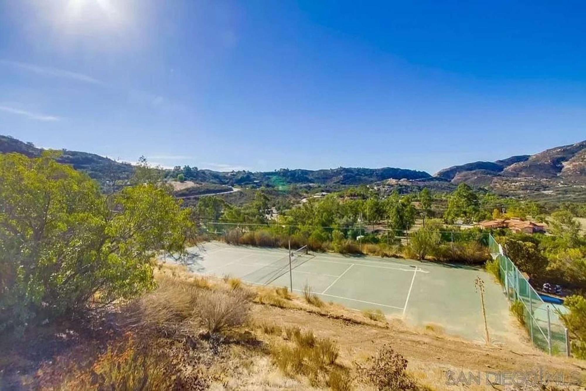 Private Home On 10 Acres - Heated Salt Pool & Jacuzzi, Mountain & City Views, Horseshoes, Basketball, Bbq, Golf Putting, Foosball, Croquet, Bose Stereo, White Cotton Bedding - Hilltop Hacienda, Pool Heat Optional Jamul Zewnętrze zdjęcie