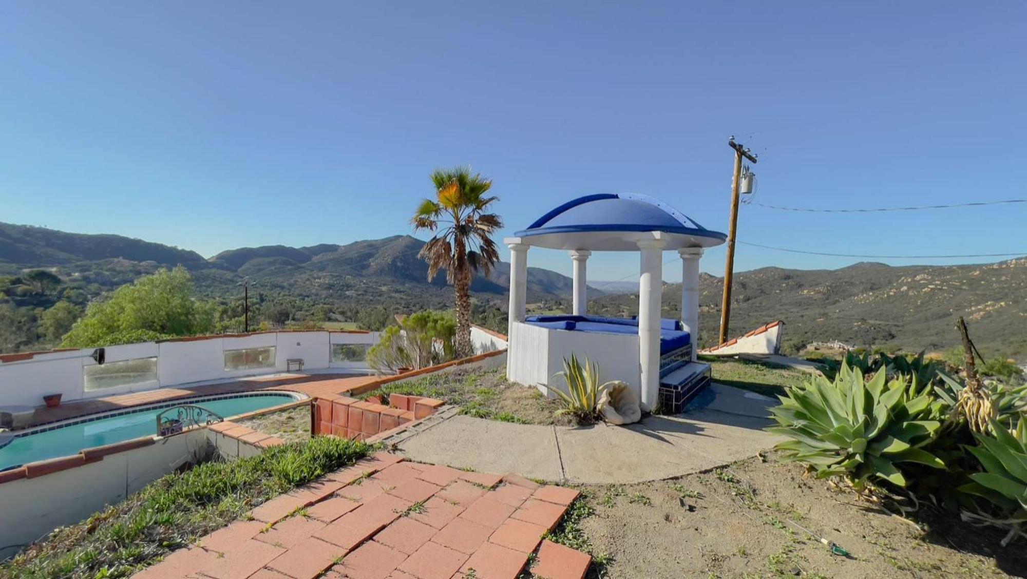 Private Home On 10 Acres - Heated Salt Pool & Jacuzzi, Mountain & City Views, Horseshoes, Basketball, Bbq, Golf Putting, Foosball, Croquet, Bose Stereo, White Cotton Bedding - Hilltop Hacienda, Pool Heat Optional Jamul Zewnętrze zdjęcie