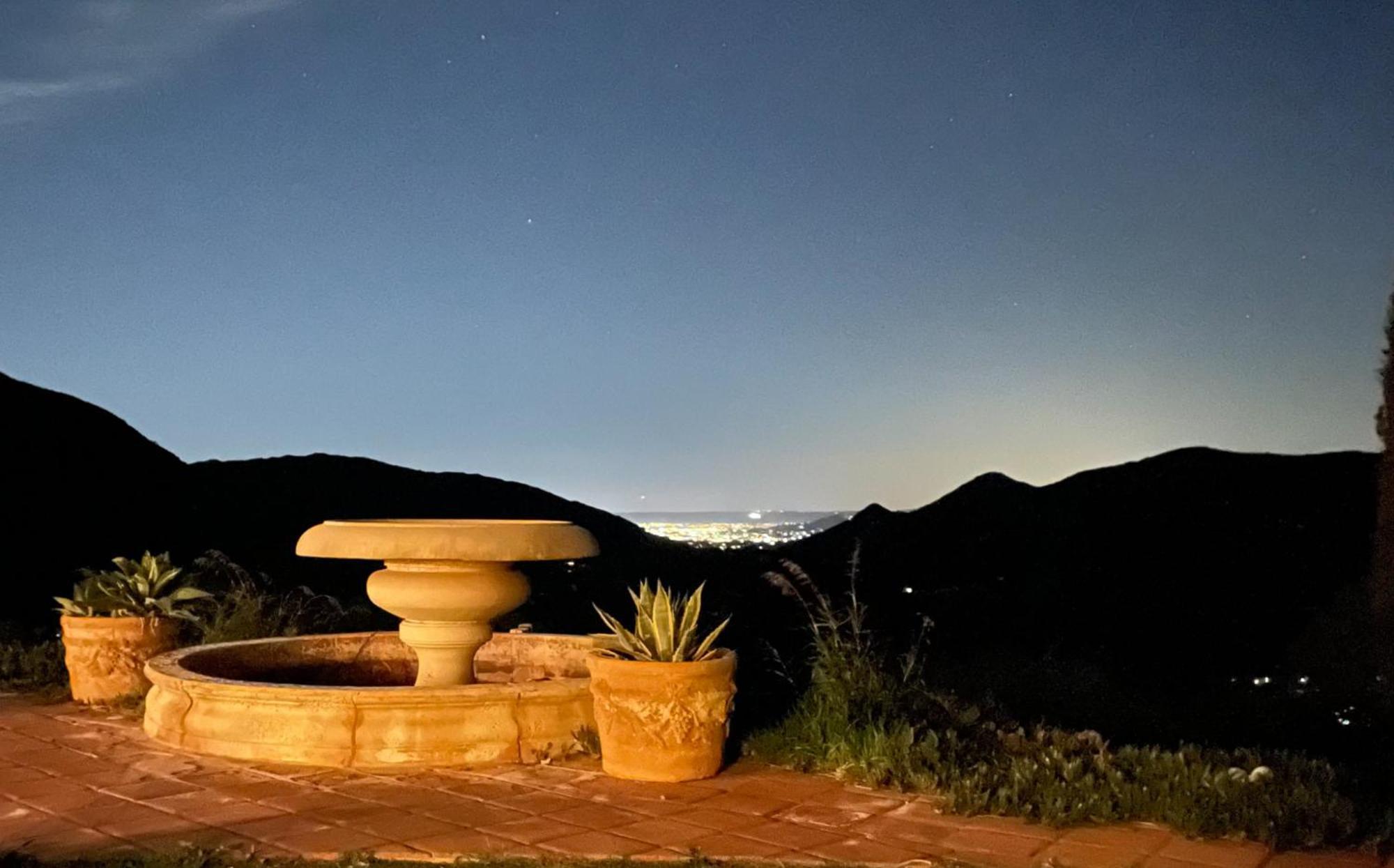Private Home On 10 Acres - Heated Salt Pool & Jacuzzi, Mountain & City Views, Horseshoes, Basketball, Bbq, Golf Putting, Foosball, Croquet, Bose Stereo, White Cotton Bedding - Hilltop Hacienda, Pool Heat Optional Jamul Zewnętrze zdjęcie