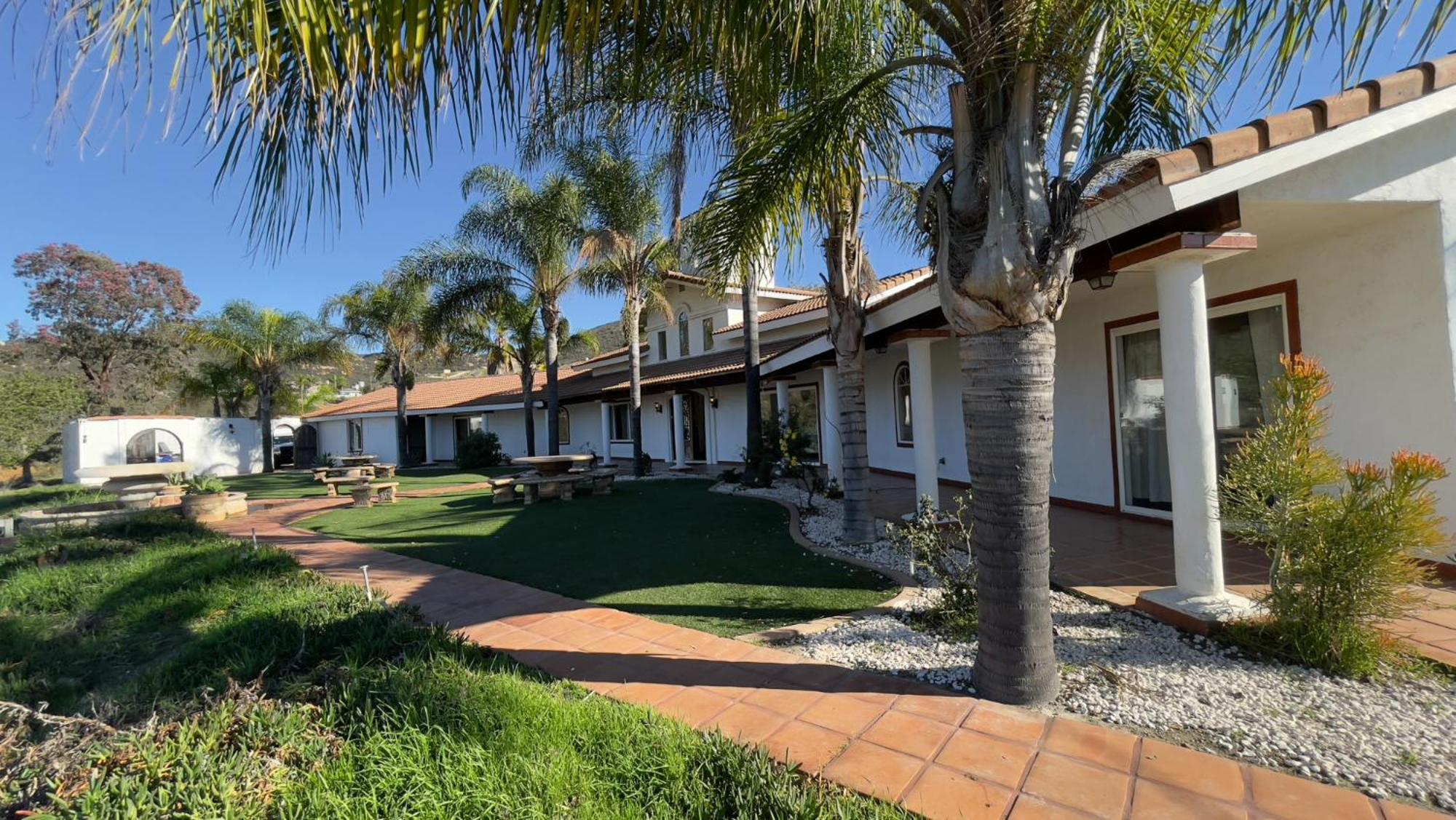 Private Home On 10 Acres - Heated Salt Pool & Jacuzzi, Mountain & City Views, Horseshoes, Basketball, Bbq, Golf Putting, Foosball, Croquet, Bose Stereo, White Cotton Bedding - Hilltop Hacienda, Pool Heat Optional Jamul Zewnętrze zdjęcie